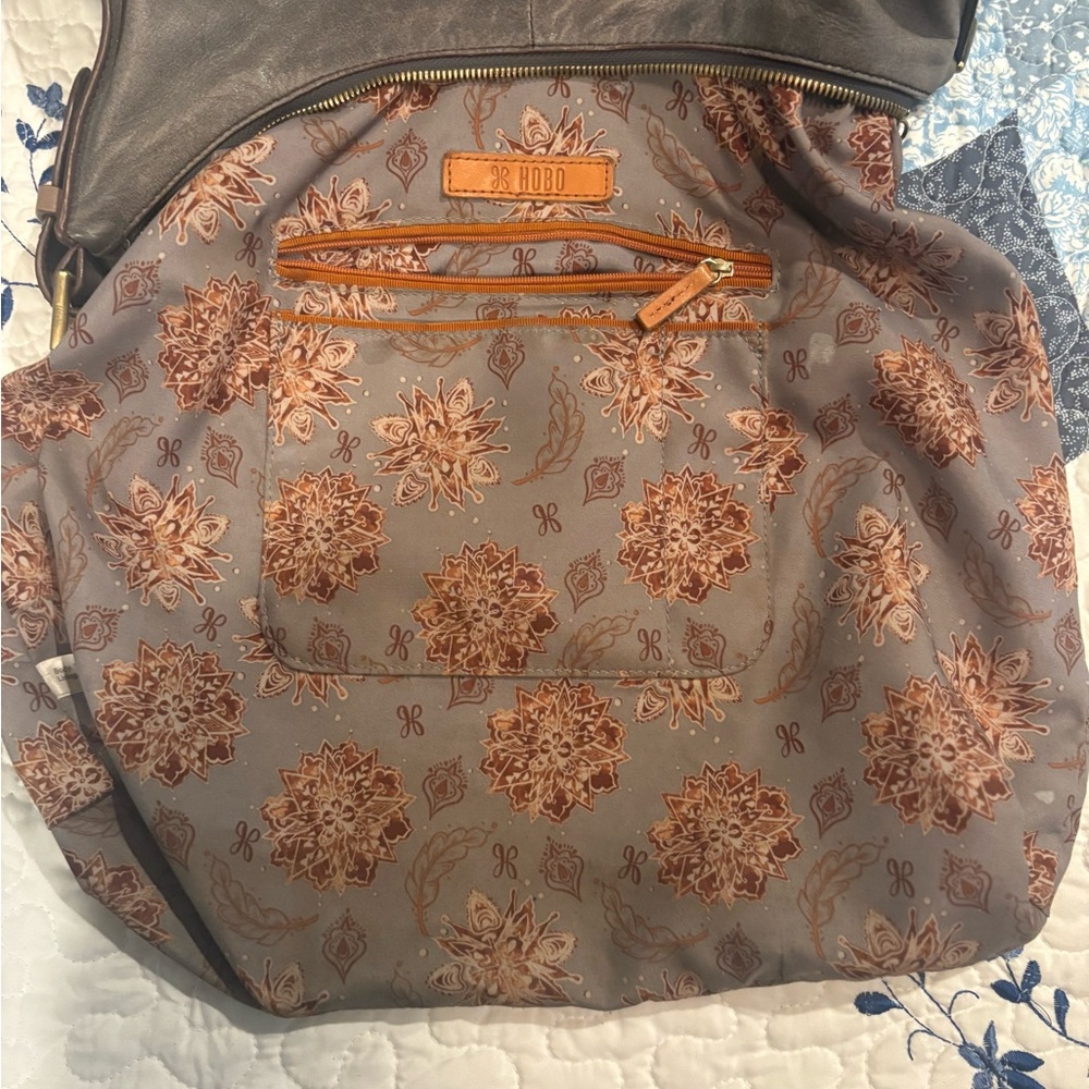 Hobo Purse - Picture 4 of 11